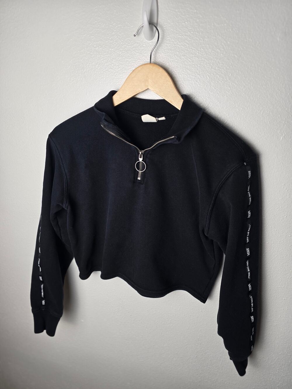 Vans Off The Wall Sweatshirt Womens XS Black Cropped Quarter Zip Logo Tape